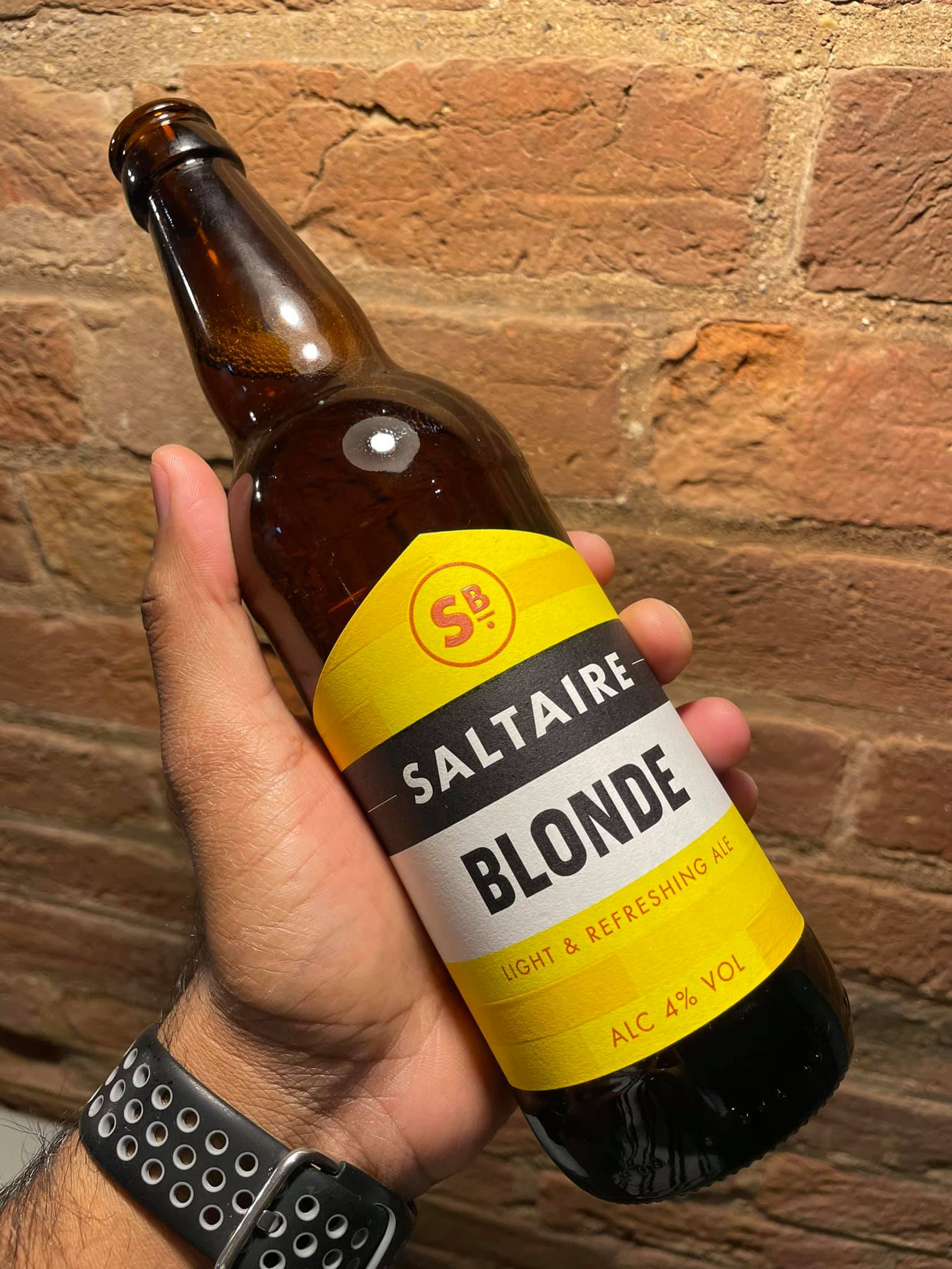 Saltaire Blonde Light and Refreshing Ale
